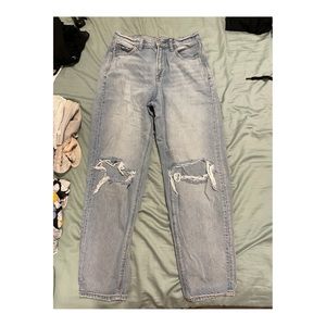 American eagle light wash mom jeans size 4
